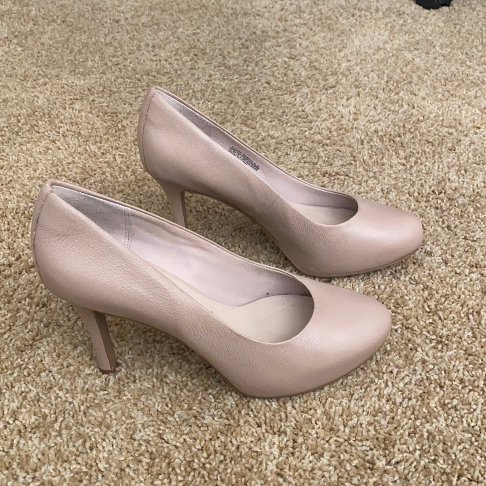 Rockport nude heels